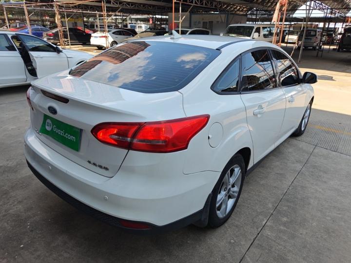 Focus 2015 Sedan 1.6L AT Comfort photo 4