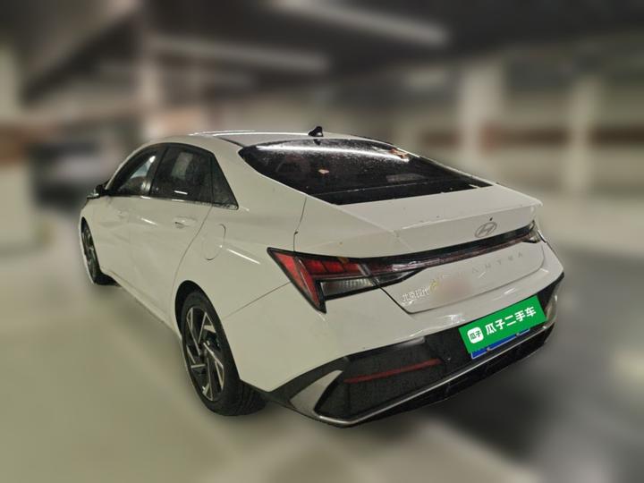 Elantra 2023 1.5L CVT LUX Premium photo 4