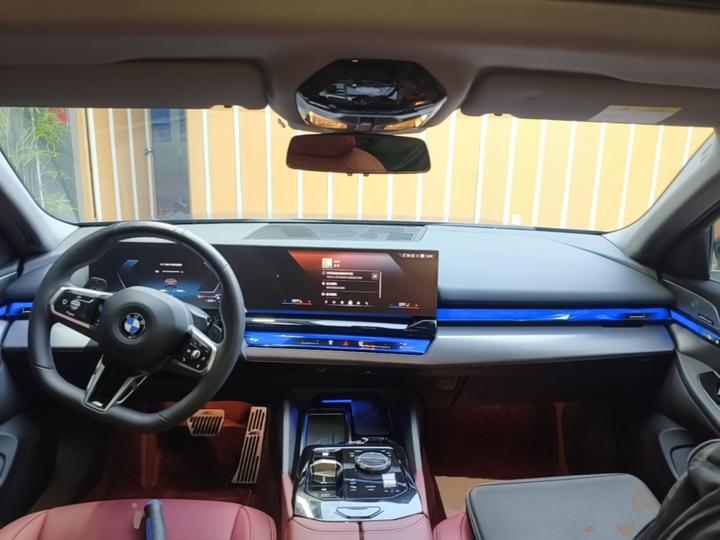 5 Series 2026 530Li Leading M Sport Package photo 5