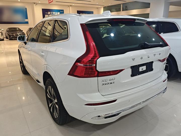 XC60 2025 B5 AWD Luxury photo 4