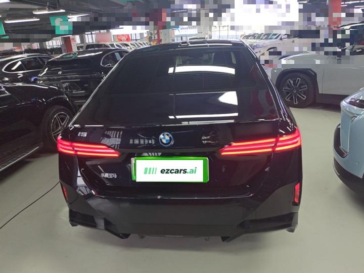 i5 2025 eDrive 35L M Sport Package photo 3