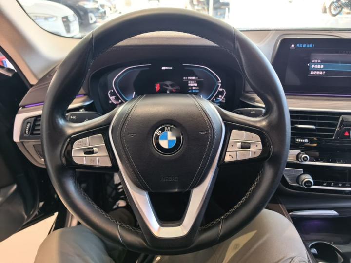 5 Series EV 2020 Upgraded 530Le Luxury photo 6