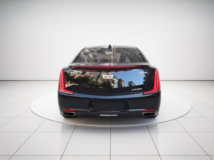 XTS 2018 28T Tech photo 3