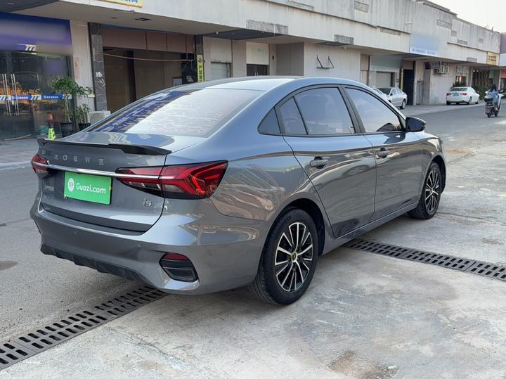 i5 2021 1.5L CVT Platinum photo 3