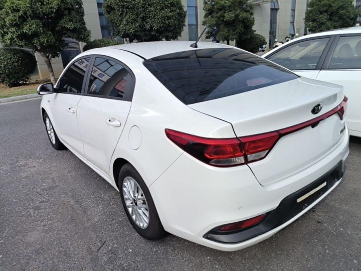 K2 2017 Sedan 1.4L AT GLS photo 4