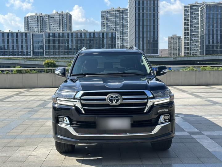 Land Cruiser Parallel Import photo 2