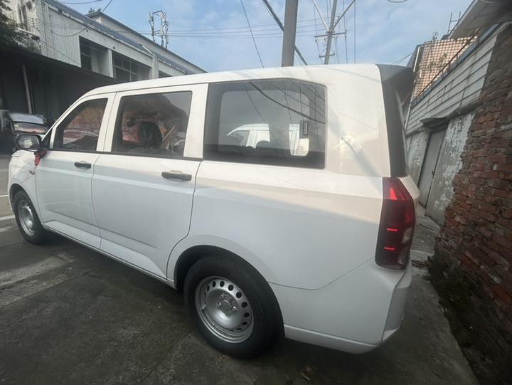 Wuling Hongguang PLUS 2020 1.5L MT Standard 5-Seater photo 4