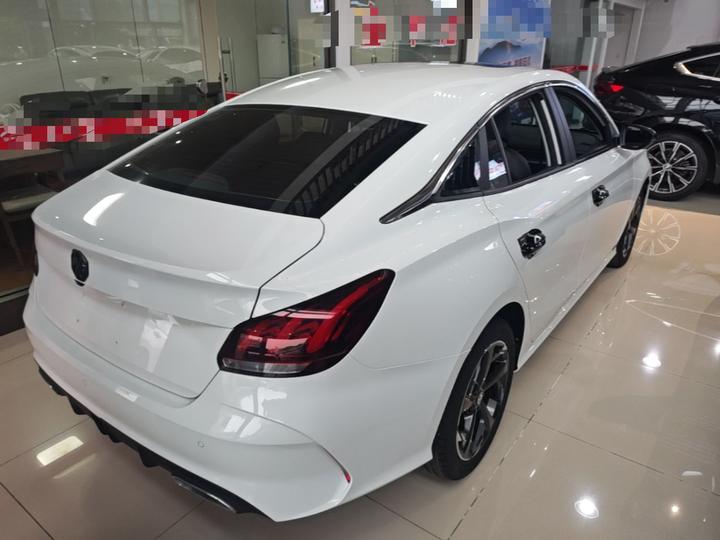 MG5 2023 180DVVT CVT Luxury photo 4