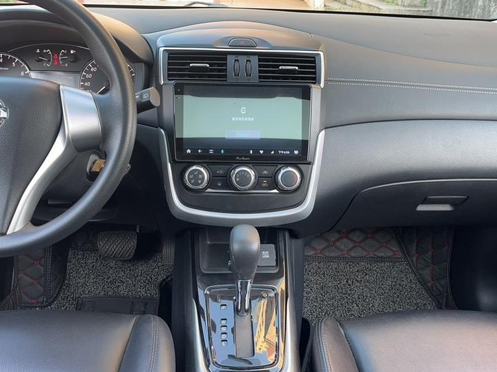 Tiida 2016 1.6L CVT photo 5