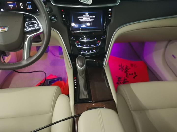 XTS 2017 28T Tech photo 6