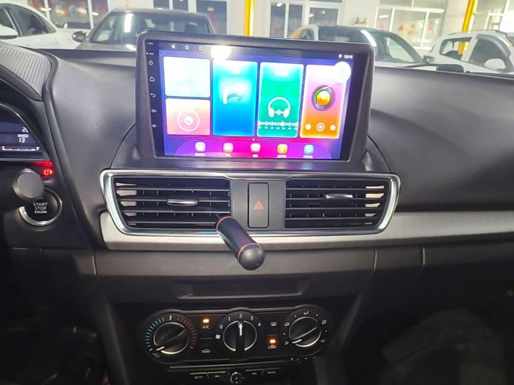 3 Axela 2016 Sedan 1.5L AT Comfort photo 8