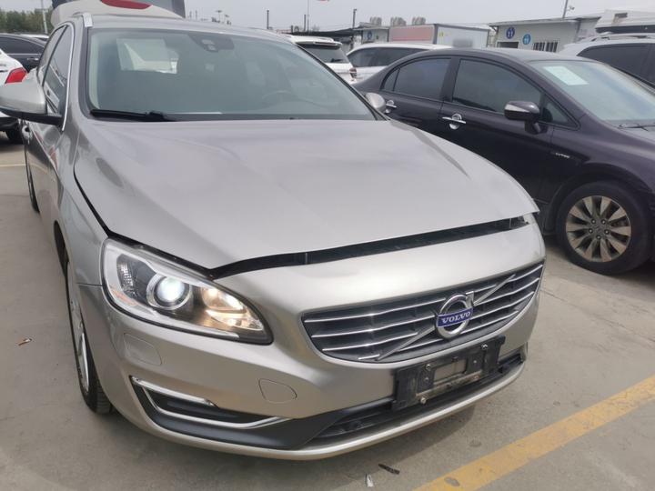 V60 2015 T5 photo 2