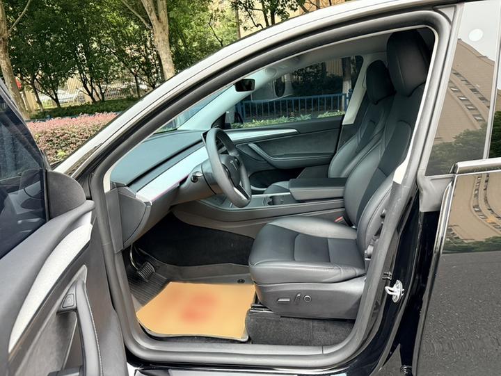Model Y 2023 RWD photo 6