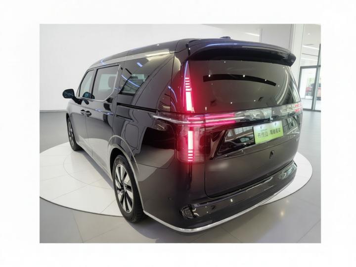 EM90 2025 Ultra 6-Seater photo 4