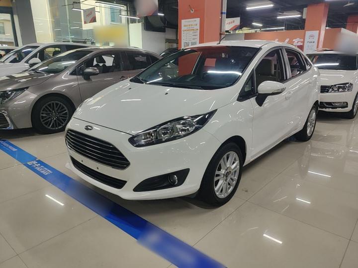 2013 Sedan 1.5L AT Fashion