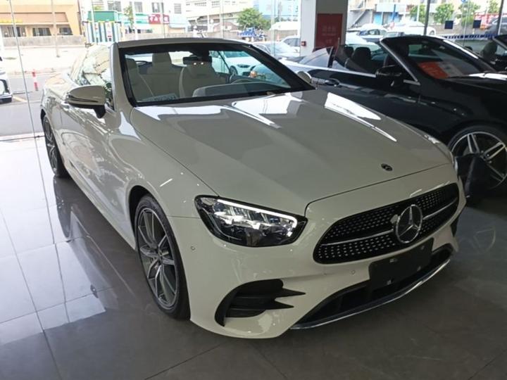 E-Class Imported 2023 E 260 4MATIC Convertible Coupe photo 3