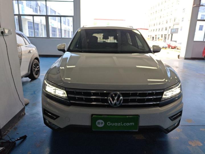 Tiguan L 2017 380TSI AT AWD Luxury photo 2