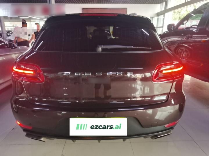 2017 Macan 2.0T photo 3
