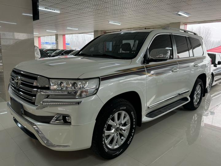 Land Cruiser Parallel Import photo 2