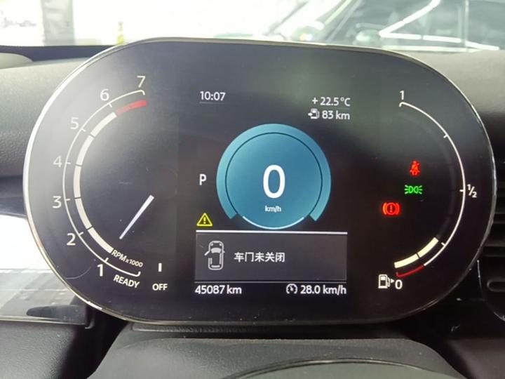 2022 Facelift 1.5T COOPER Classic 5-Door photo 3