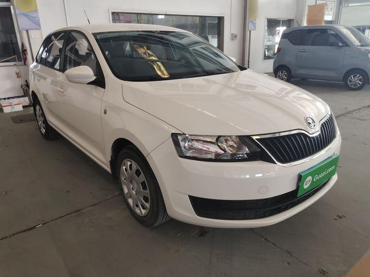 Rapid Spaceback 2016 Facelift 1.4L MT photo 3