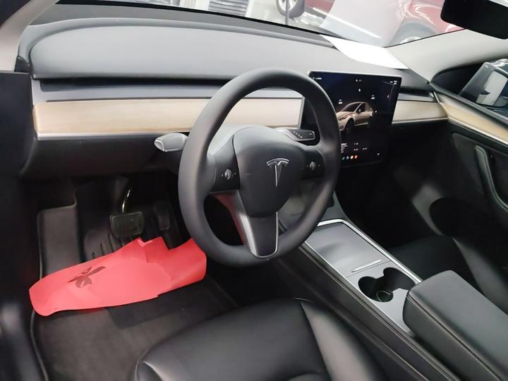 Model Y 2022 RWD photo 5