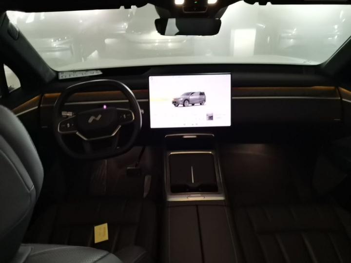L90 2025 Max 6-Seater 60 photo 5