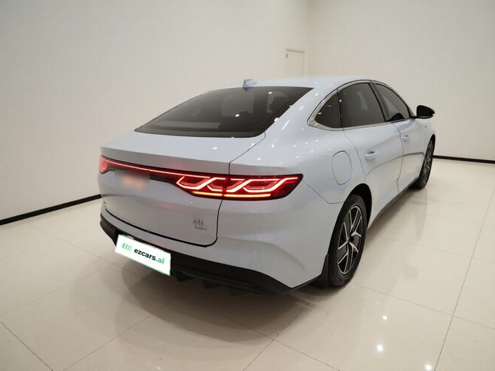 Qin L 2024 DM-i 80KM photo 3