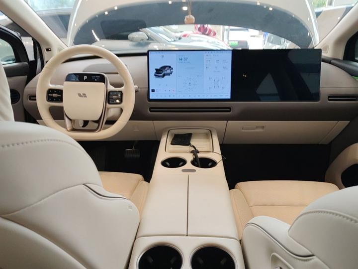 Li Auto i8 2025 Standard photo 5
