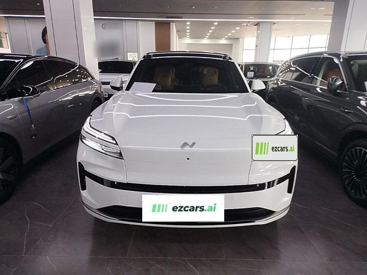 L90 2025 Ultra 6-Seater 60 photo 2