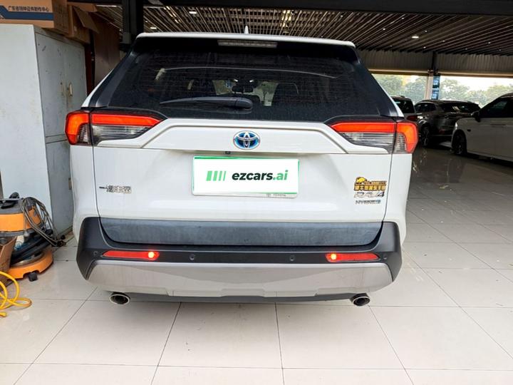 RAV4 2021 Hybrid 2.5L E-CVT RWD Elite photo 3