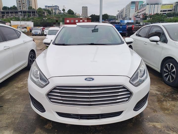 Escort 2017 Facelift 1.5L AT Comfort photo 2