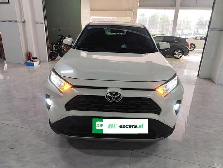 RAV4 2020 2.0L CVT RWD photo 2