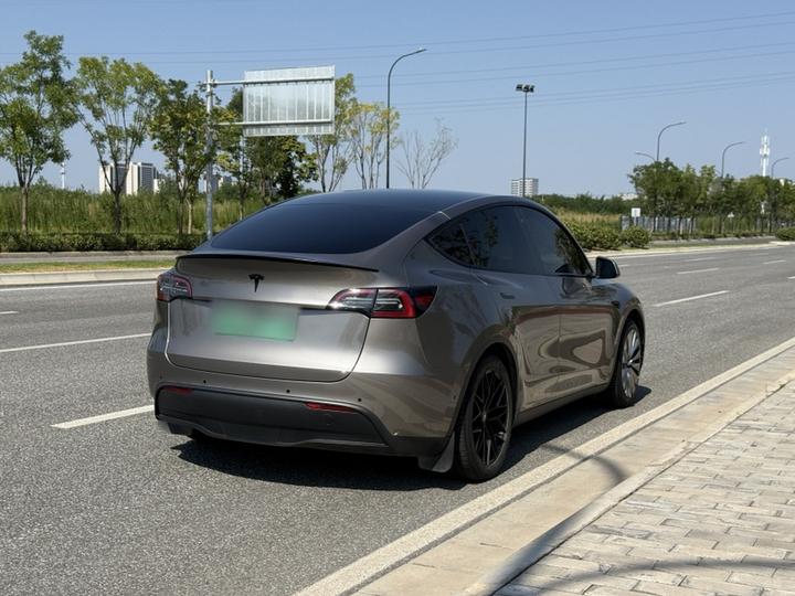 Model Y 2022 Facelift RWD photo 4