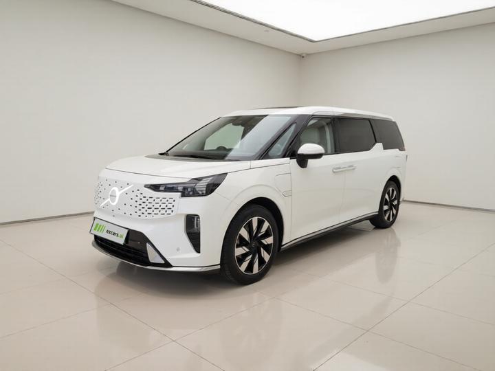 EM90 2025 Ultra 6-Seater