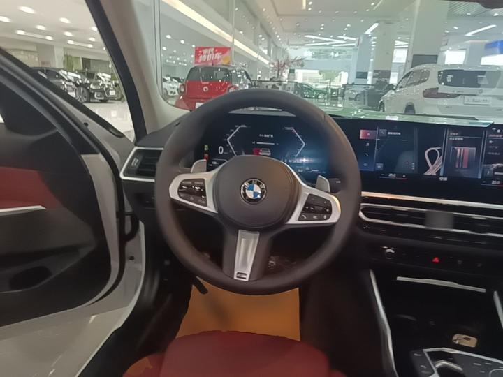 3 Series 2023 320Li M Sport Package photo 6