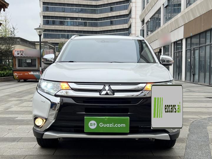 Outlander Imported 2016 2.4L AWD Elite 5-Seater photo 3