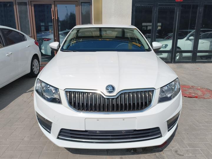 Octavia 2017 Classic 1.6L MT Comfort photo 2