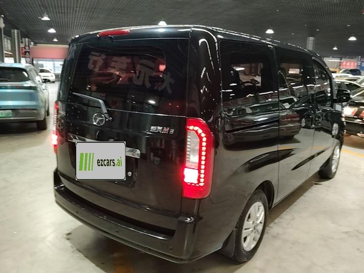 Refine M3 2016 1.6L Luxury Smart photo 4