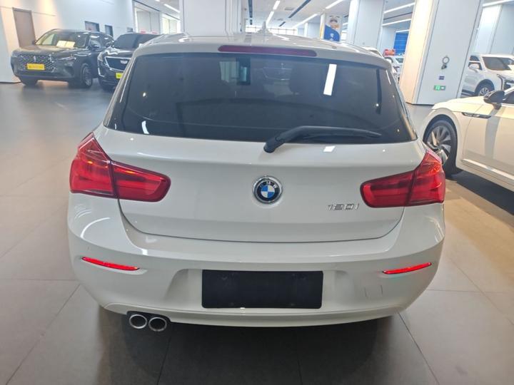 1 Series Imported 2016 120i Leading photo 3