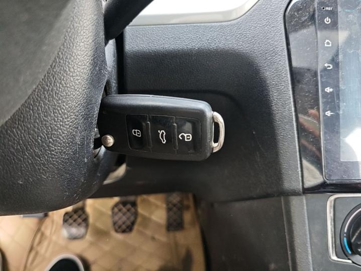 2015 1.6L MT Comfort photo 8