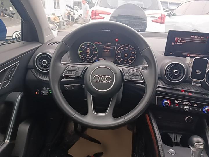 Q2L e-tron 2019 Q2L e-tron EV photo 6
