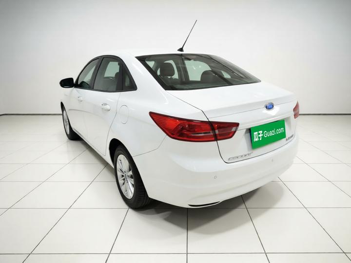 Escort 2015 1.5L AT Comfort photo 4