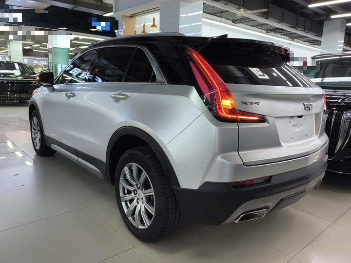 XT4 2018 28T RWD Leading photo 4
