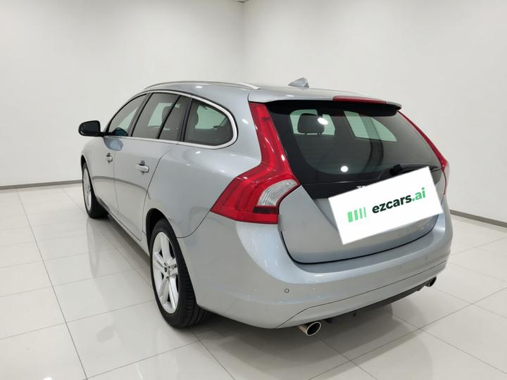 V60 2015 T5 photo 4