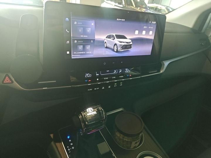 Sienna 2024 2.5L Hybrid Comfort photo 4