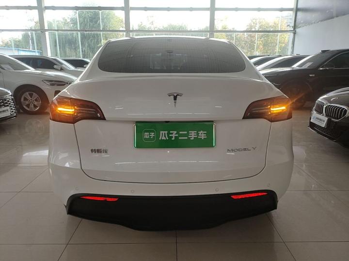 Model Y 2021 Standard Range RWD photo 5