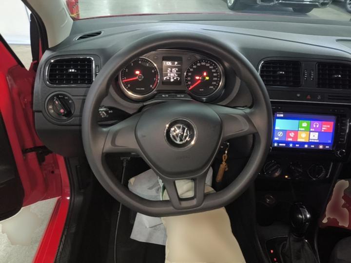 Polo 2014 1.4L AT Comfort photo 6