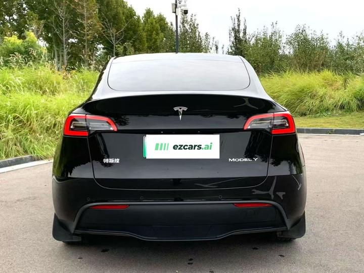 Model Y 2023 RWD photo 5