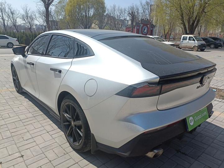 UNI-V 2022 1.5T Premium photo 4